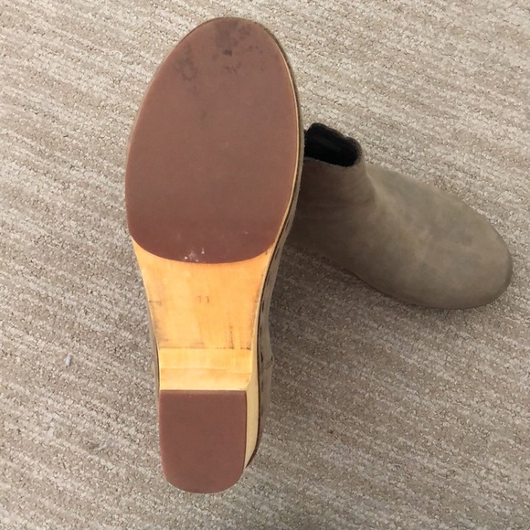 Frye & Co neutral suede boots - Picture 3 of 4